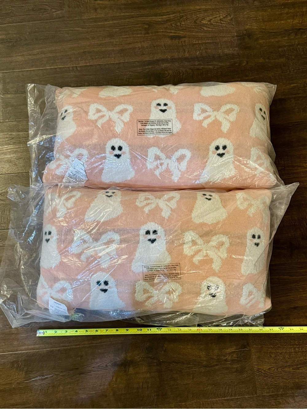 Plush Pink Ghost Pattern Throw Pillows - Soft Decorative Bedding